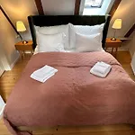 Carolinas Apartments - Gammel 2