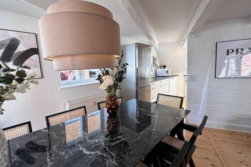 Carolinas - Gammel 2 * Copenhagen